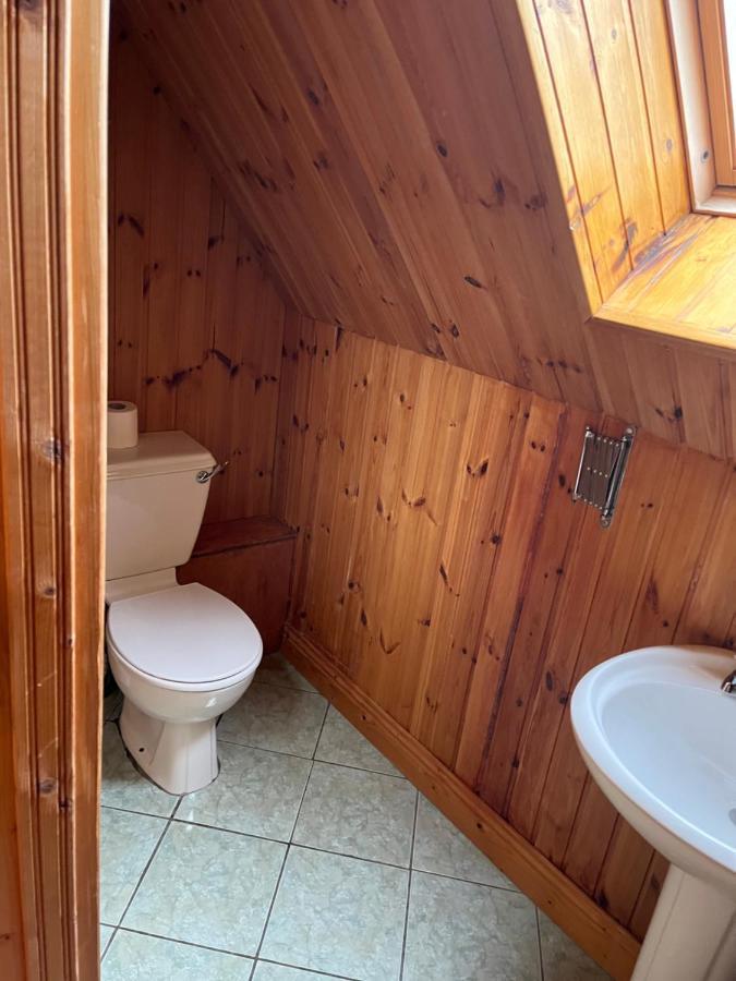 Cosy Lakeside Chalet With Option To Add Private Hot Tub Duneena 外观 照片