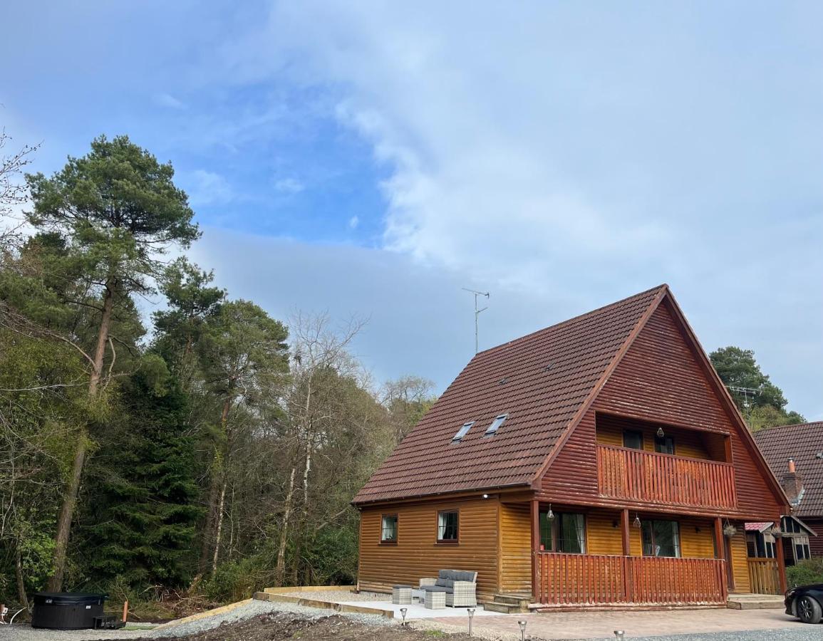 Cosy Lakeside Chalet With Option To Add Private Hot Tub Duneena 外观 照片
