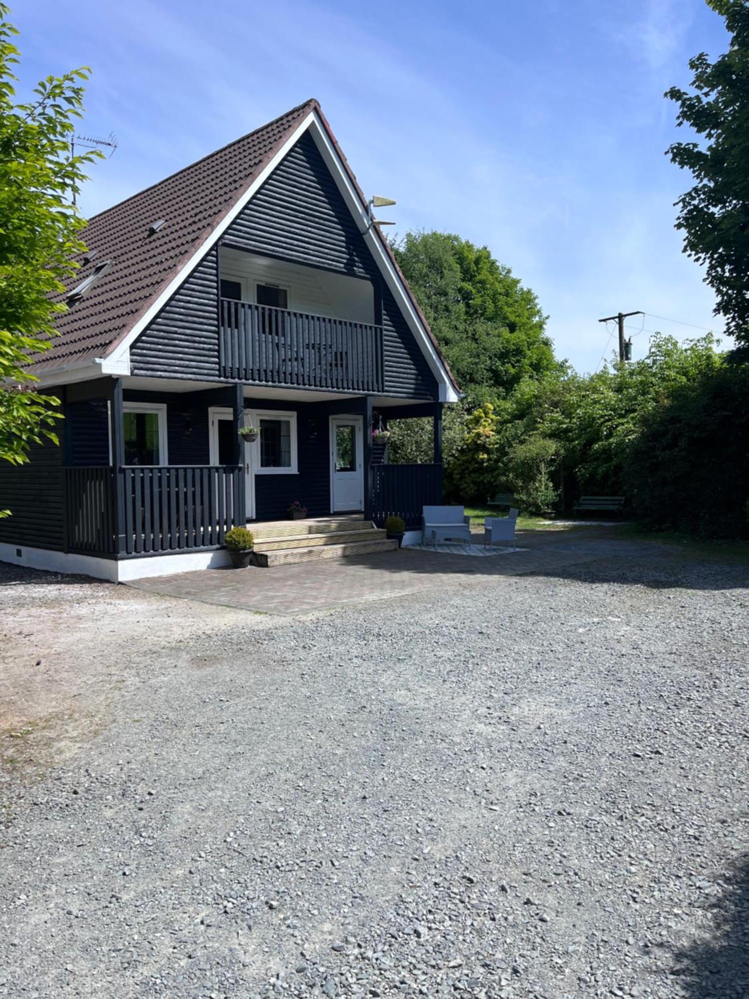 Cosy Lakeside Chalet With Option To Add Private Hot Tub Duneena 外观 照片